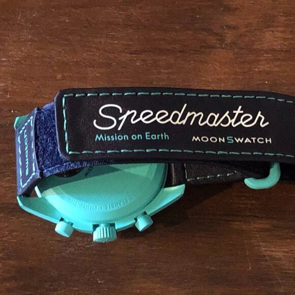 Authentic OMEGA X SWATCH MoonSwatch Mission on Earth Polar Lights SO33L103 - Picture 4 of 12